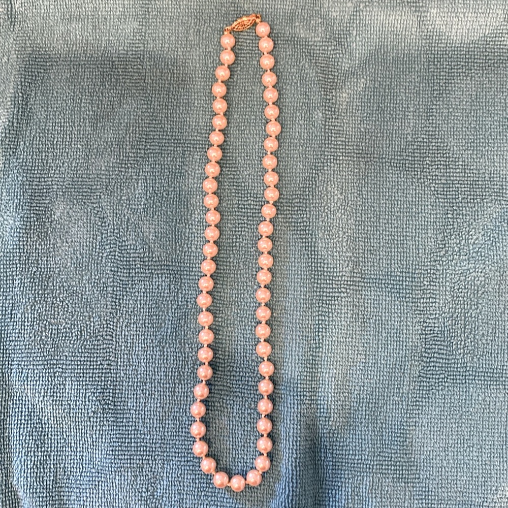Premier Designs Vintage Pearl Necklace.   9 1/2 inches long when clasped.